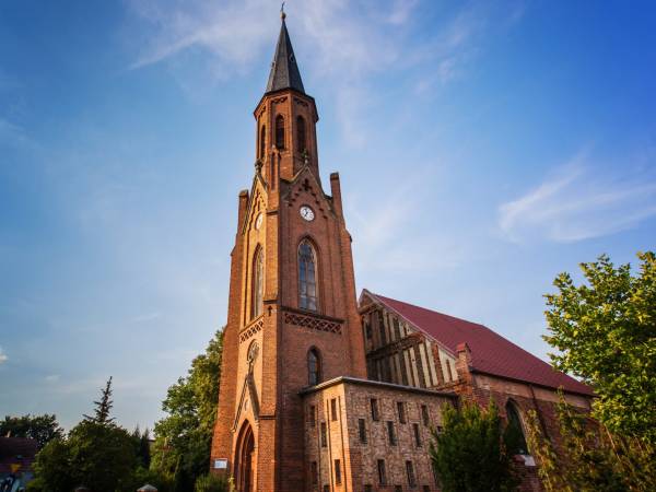 Domek Hampton nad jeziorem z jacuzzi całorocznym