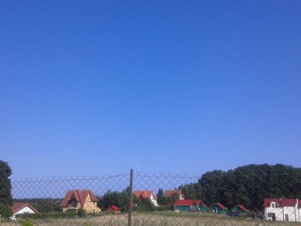 Widok z tarasu małego domku 