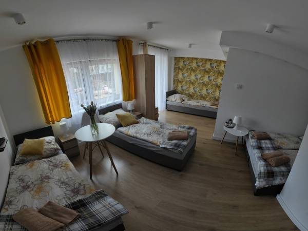 Pokój 4-osobowy z tarasem