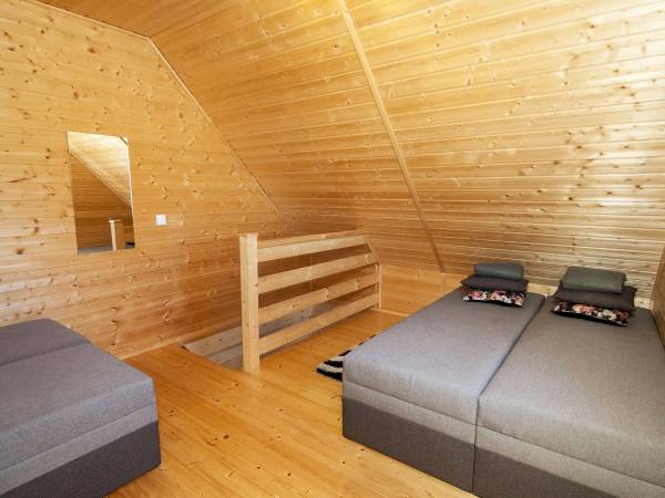 Szary 6 os bliźniak- pietro antresola sypialnia