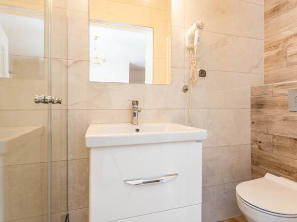 Pokoje Gościnne Pod Strzechą