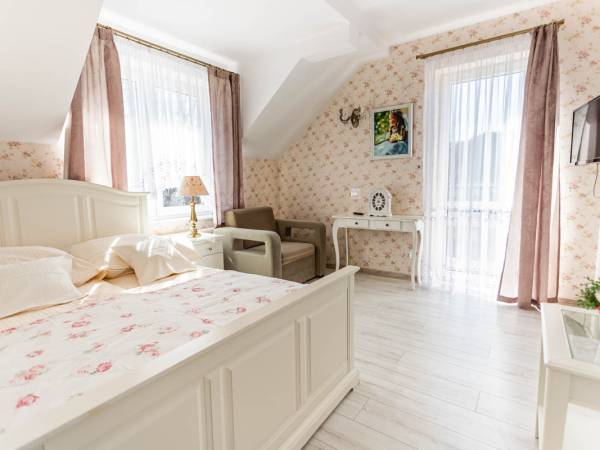 Pokoje Gościnne Pod Strzechą