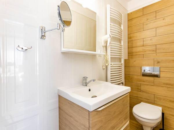 Pokoje Gościnne Pod Strzechą