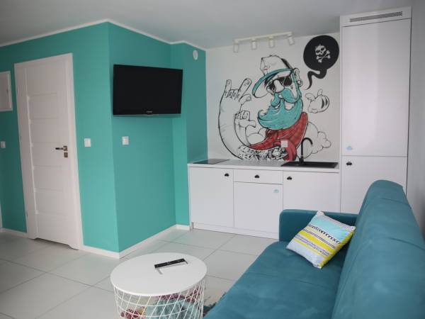 Domek: Kolorowa biel 