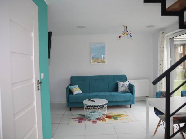 Domek: Kolorowa biel 