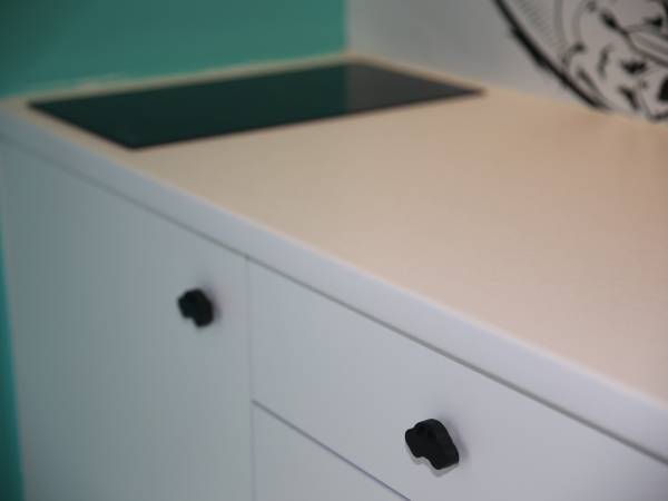 Domek: Kolorowa biel 