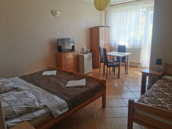 Pokój nr 5 - 3 osobowy z łazienką i balkonem 