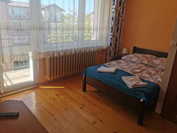 Pokój nr 8 - 2 osobowy z łazienką i balkonem 