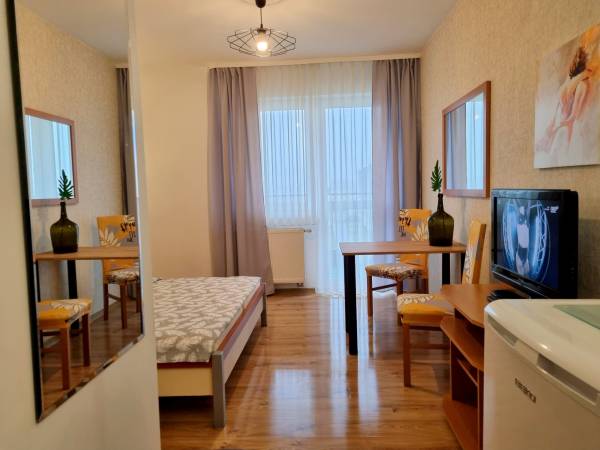 Nr B . Pokój 3 os. z balkonem