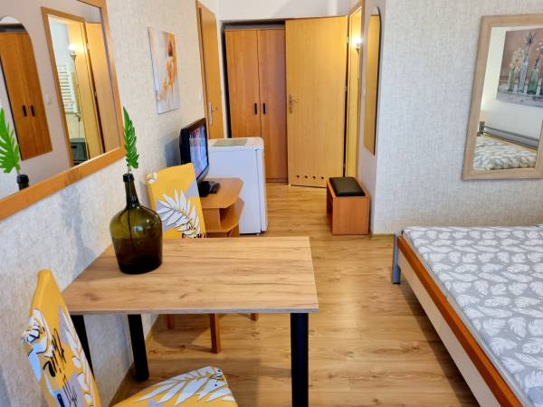 Nr B . Pokój 3 os. z balkonem