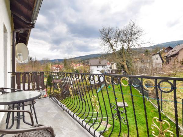 Widok z pokoju 2-os. na II piętrze