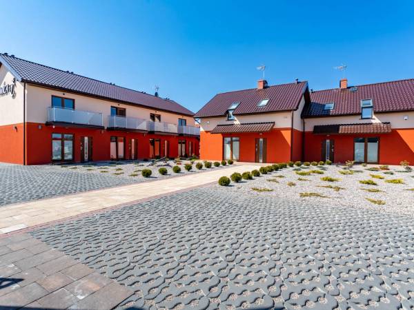 Całość widoku na budynki