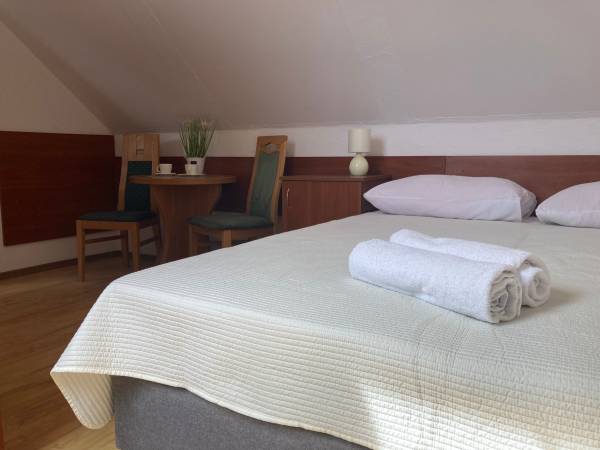 pokój nr 37 2-os na poddaszu