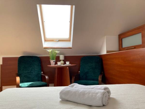 pokój nr 38 2-os na poddaszu