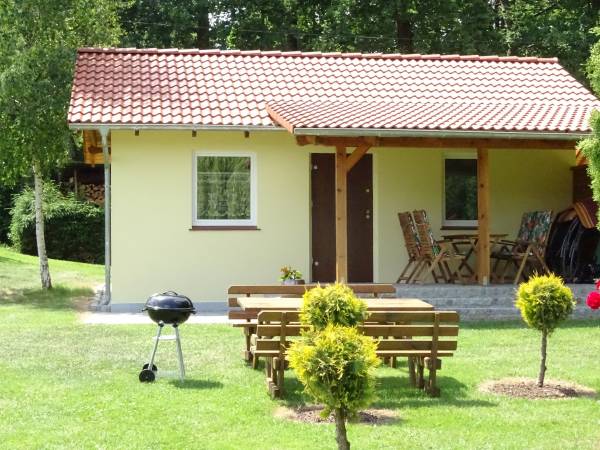 Dębowa Ostoja - domki agroturystyczne nad stawem