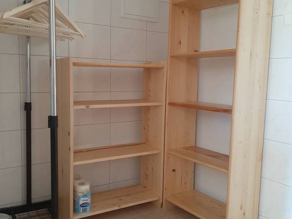 garderoba w pokoju-studiu