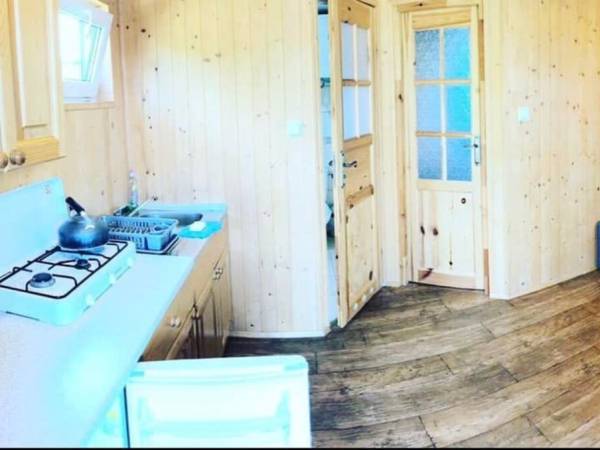 Aneks kuchenny w domku 4-osobowym dwupokojowym