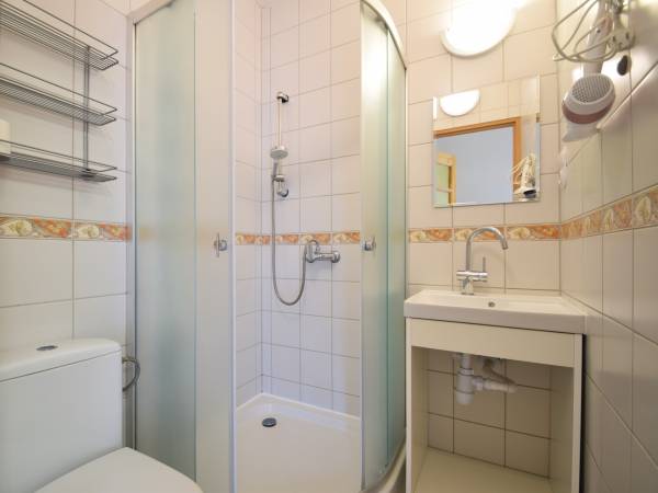 łazienka w pokoju nr8