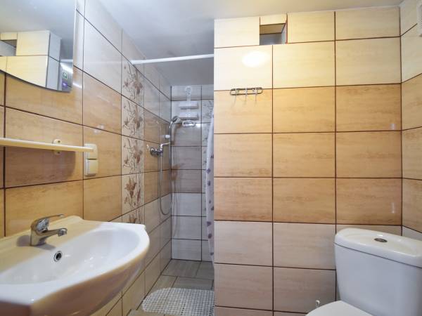 łaz do pok 2-4os oddzielnie