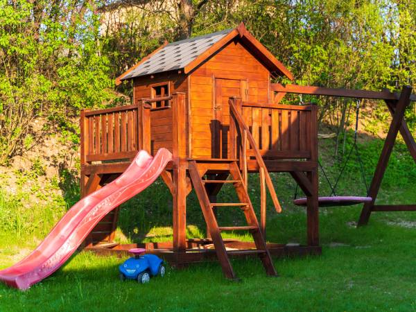 Domek zabaw dla dzieci