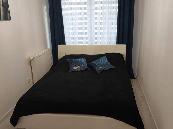 Sypialnia z łożem małżeńskim