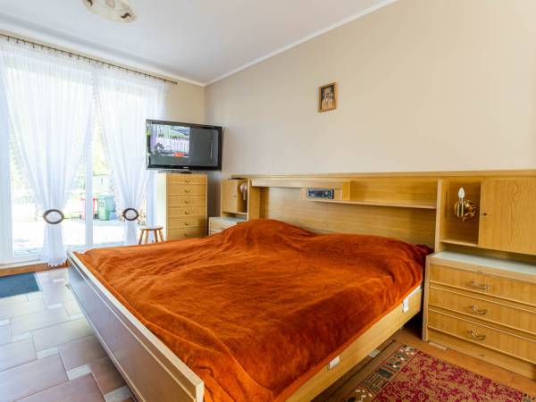 Apartament 4-ro os. z tarasem na ogród