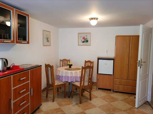 Nr 2 - pokój 2 lub 3 osobowy