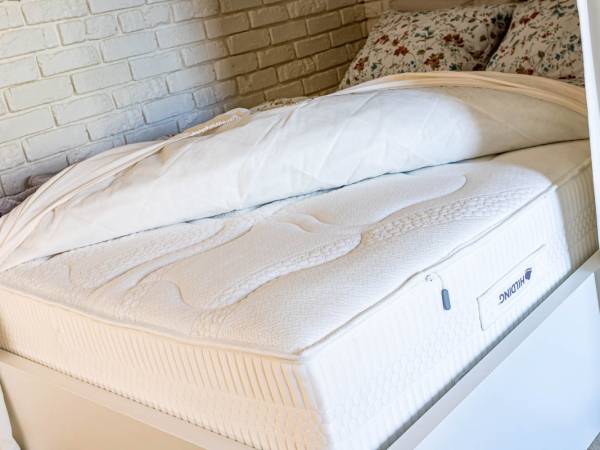 Pokój Premium na parterze z bardzo wygodnym materacem.