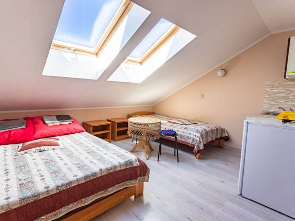 Pokój nr 16, 3 osoby, taras.