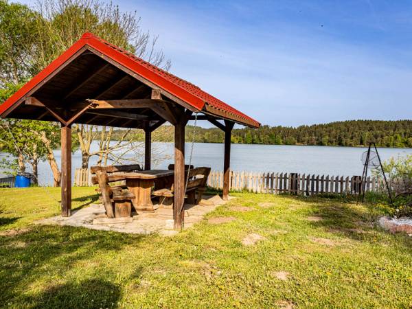 Prywatna przestrzeń nad samym jeziorem