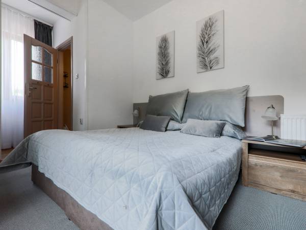 Pokój z łazienką i tv lcd