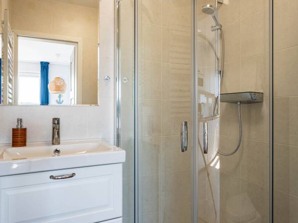 Apartament z balkonem -łazienka