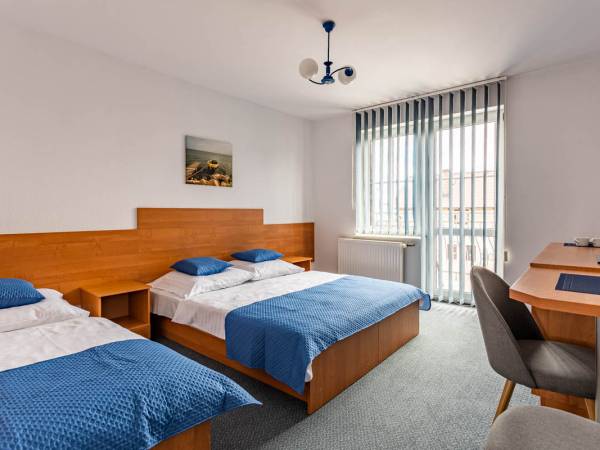 POKÓJ 3 OS. Z BALKONEM (PROSERPINA)