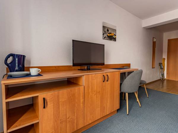 POKÓJ 3 OS. Z BALKONEM (PROSERPINA)