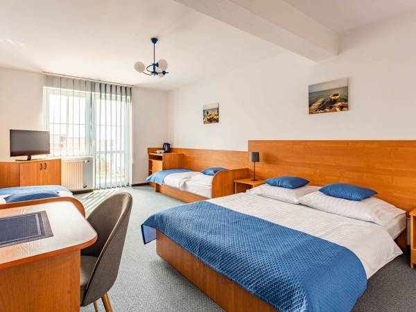 POKÓJ 4 OS. Z BALKONEM (PROSERPINA)