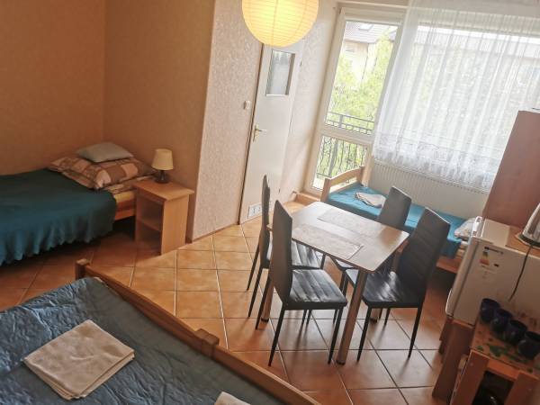 Pokój nr 4 - 4 osobowy z balkonem 