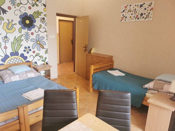 Pokój nr 4 - 4 osobowy z balkonem 