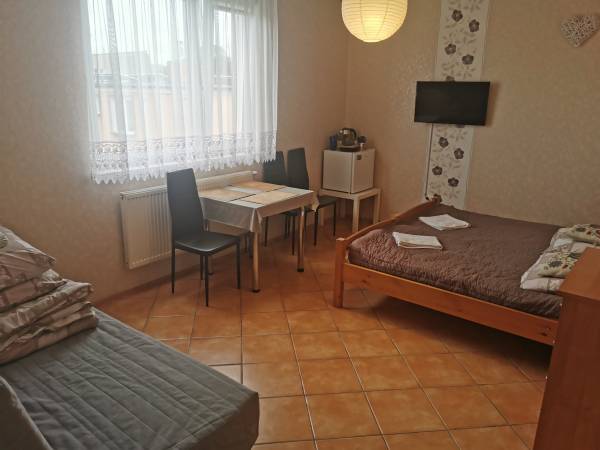 Pokój nr 6 - 3/4 osobowy z łazienką 