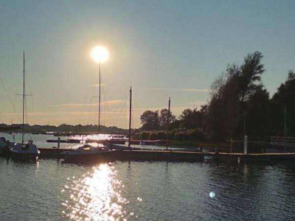 Domki na wodzie "Arka" z rowerem wodnym, parkingiem, 300 metrów do Morza ! Centrum Mielna 