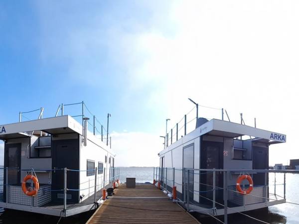 Domki na wodzie "Arka" z rowerem wodnym, parkingiem, 300 metrów do Morza ! Centrum Mielna 