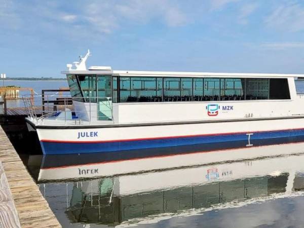 Domki na wodzie "Arka" z rowerem wodnym, parkingiem, 300 metrów do Morza ! Centrum Mielna 