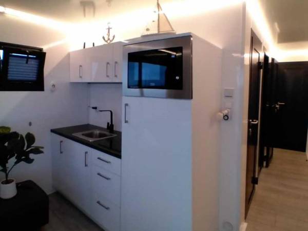 Domki na wodzie "Arka" z rowerem wodnym, parkingiem, 300 metrów do Morza ! Centrum Mielna 