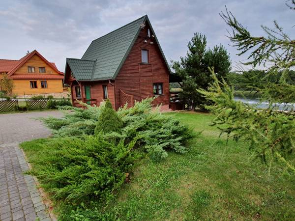 Dwa Domy Drewniane Nad Jeziorem Orzyskim