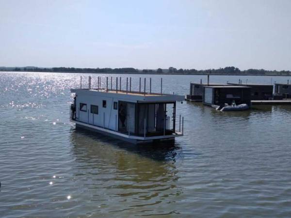 Domki na wodzie "Arka" z rowerem wodnym, parkingiem, 300 metrów do Morza ! Centrum Mielna 