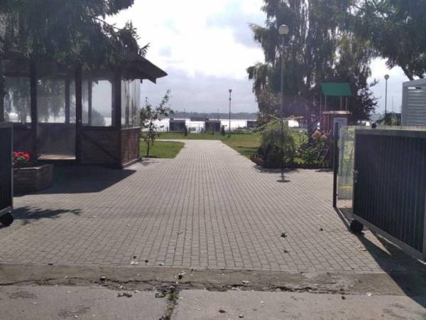 Domki na wodzie "Arka" z rowerem wodnym, parkingiem, 300 metrów do Morza ! Centrum Mielna 