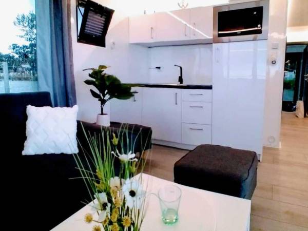 Domki na wodzie "Arka" z rowerem wodnym, parkingiem, 300 metrów do Morza ! Centrum Mielna 