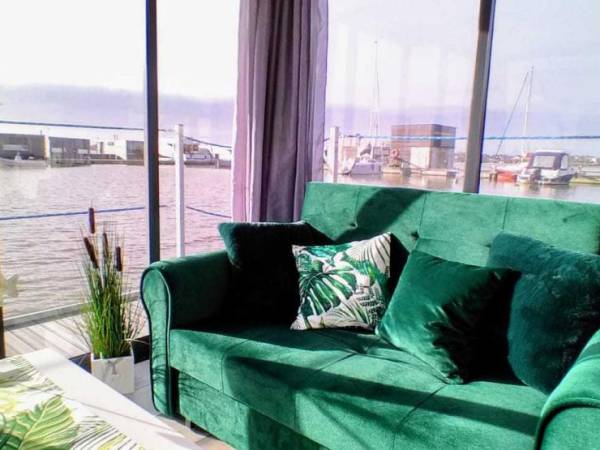 Domki na wodzie "Arka" z rowerem wodnym, parkingiem, 300 metrów do Morza ! Centrum Mielna 