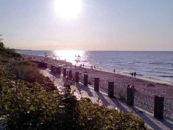 Domki na wodzie "Arka" z rowerem wodnym, parkingiem, 300 metrów do Morza ! Centrum Mielna 