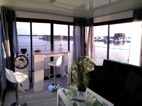 Domki na wodzie "Arka" z rowerem wodnym, parkingiem, 300 metrów do Morza ! Centrum Mielna 