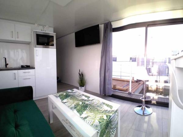 Domki na wodzie "Arka" z rowerem wodnym, parkingiem, 300 metrów do Morza ! Centrum Mielna 